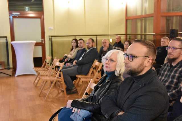 [FOTO] Projekcja spektaklu audiowizualnego Helios Copernicus w świdnickiej bibliotece