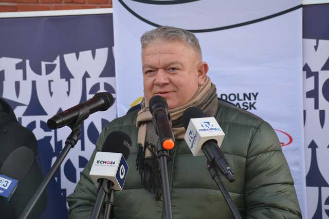 [FOTO] Nadodrzanka w biało-żółtych barwach Kolei Dolnośląskich