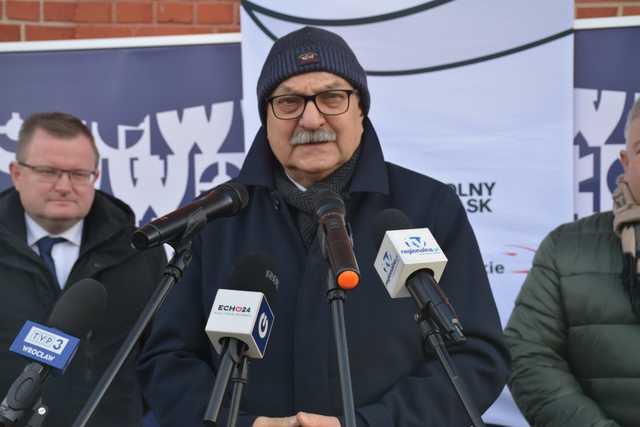 [FOTO] Nadodrzanka w biało-żółtych barwach Kolei Dolnośląskich