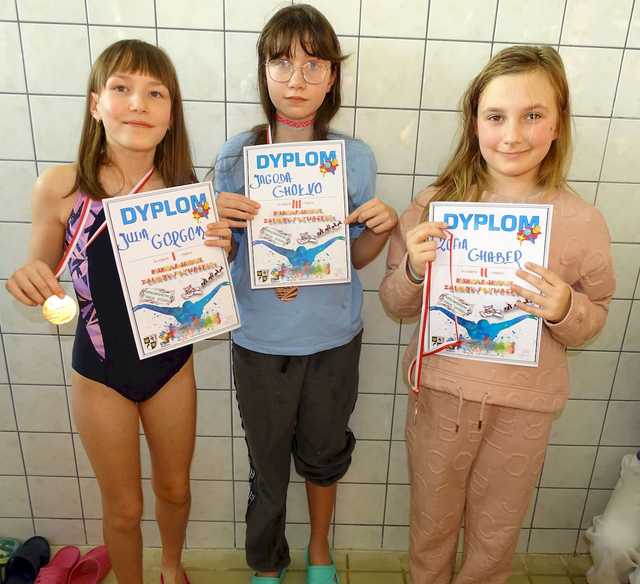 [FOTO] Uczniowie świdnickich podstawówek rywalizowali w Mikołajkowych Zawodach Pływackich