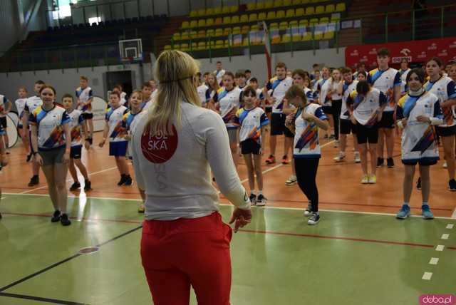 [WIDEO, FOTO] Młodzi strzegomianie spotkali się z wyjątkowym detektywem, utytułowanymi sportowcami i rywalizowali w unikalnych dyscyplinach