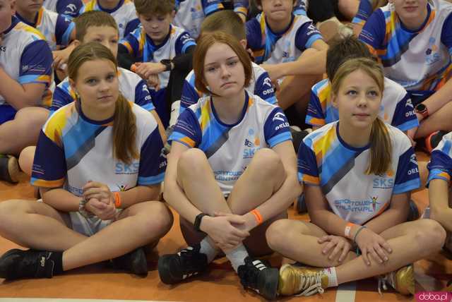 [WIDEO, FOTO] Młodzi strzegomianie spotkali się z wyjątkowym detektywem, utytułowanymi sportowcami i rywalizowali w unikalnych dyscyplinach