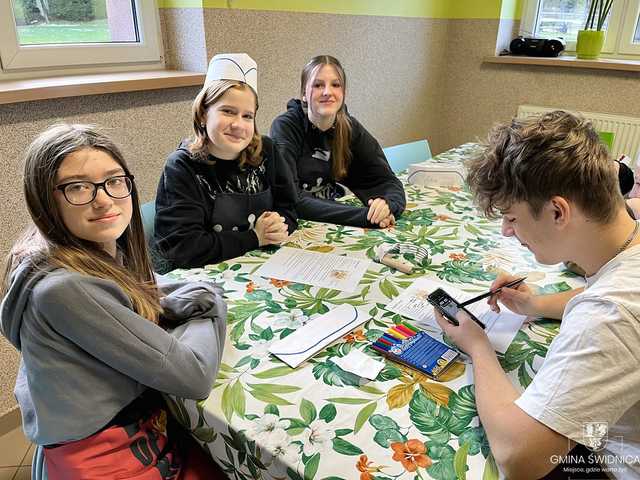 [FOTO] Uczniowie z Witoszowa Dolnego rozwijali umiejętności kulinarne i językowe
