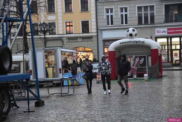 [WIDEO, FOTO] Wystartował świdnicki Jarmark Bożonarodzeniowy! Do kiedy można odwiedzić stoiska?