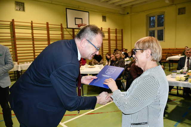 [FOTO] Burmistrz Świebodzic uhonorował wolontariuszy