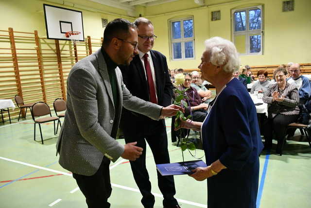 [FOTO] Burmistrz Świebodzic uhonorował wolontariuszy