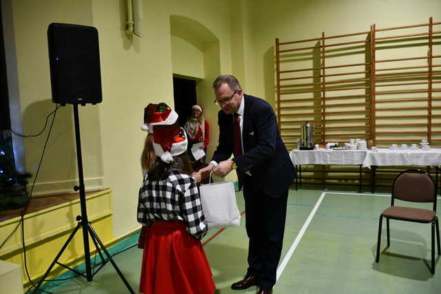 [FOTO] Burmistrz Świebodzic uhonorował wolontariuszy