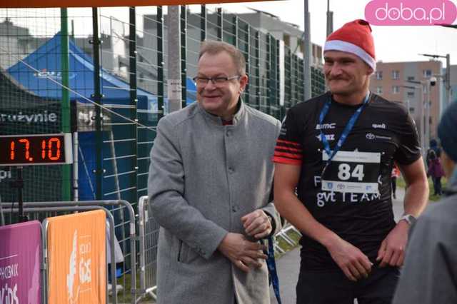 [FOTO] Łączą sport, święta i dobre emocje. Za nami Świebodzicki Bieg Mikołajkowy