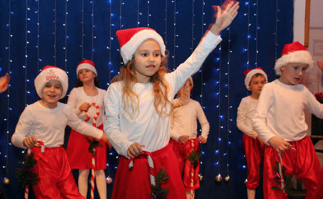 [FOTO] Magia Bożego Narodzenia na Jarmarku Świątecznym w Roztoce