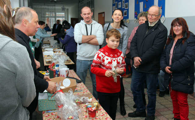 [FOTO] Magia Bożego Narodzenia na Jarmarku Świątecznym w Roztoce