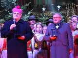 [WIDEO, FOTO] Golec uOrkiestra w strzegomskiej bazylice. Świąteczny koncert wypełnił świątynię po brzegi