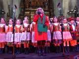 [WIDEO, FOTO] Golec uOrkiestra w strzegomskiej bazylice. Świąteczny koncert wypełnił świątynię po brzegi