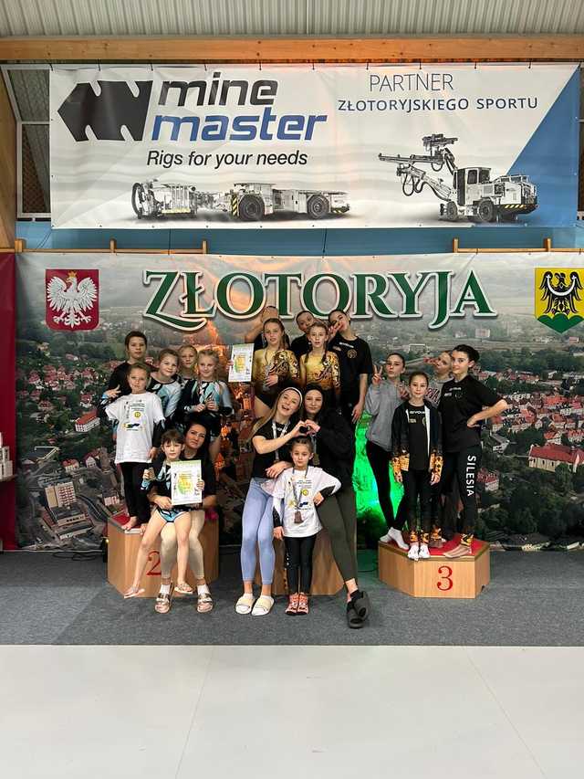 [FOTO] Sukcesy akrobatyczek z Żarowa