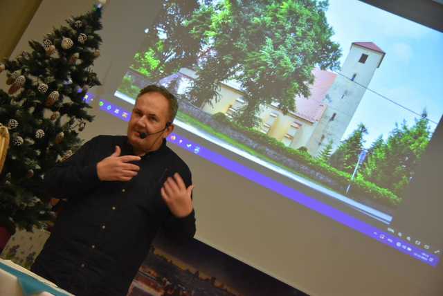 [FOTO] Poznali historię Pszenna podczas spotkania z Andrzejem Dobkiewiczem