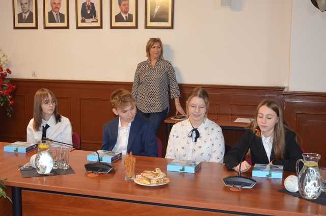 [FOTO] Ślubowanie członków Młodzieżowej Rady Miejskiej w Strzegomiu