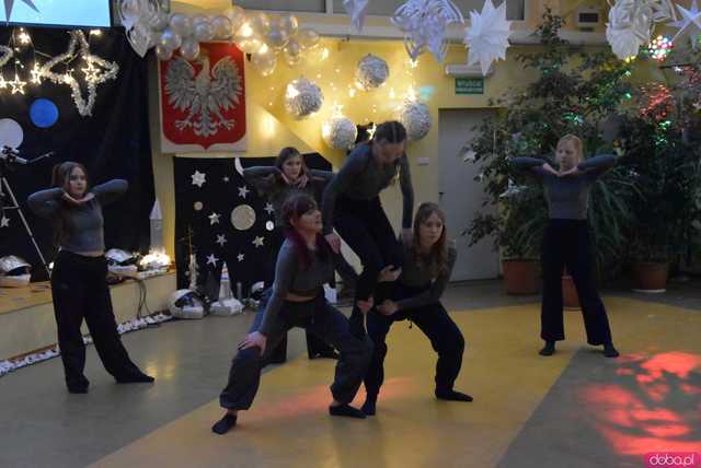 [FOTO] Występy artystyczne, pyszne potrawy i rozdanie nagród w kosmicznym klimacie. Za nami Gala Bożonarodzeniowa w Hotelarce