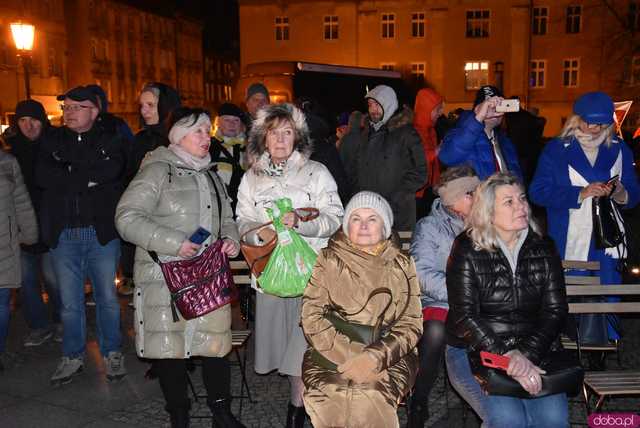 [WIDEO, FOTO] Ciepła grochówka, święty Mikołaj i występy dzieci na Wigilii Organizacji Pozarządowych