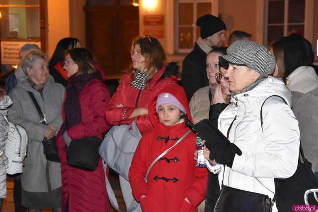 [WIDEO, FOTO] Ciepła grochówka, święty Mikołaj i występy dzieci na Wigilii Organizacji Pozarządowych