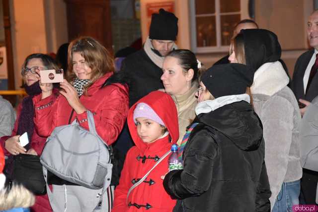 [WIDEO, FOTO] Ciepła grochówka, święty Mikołaj i występy dzieci na Wigilii Organizacji Pozarządowych