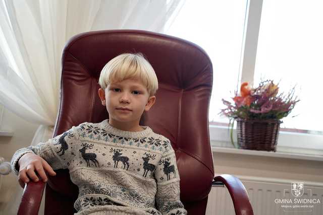 [FOTO] Świąteczna wizyta przedszkolaków w Urzędzie Gminy
