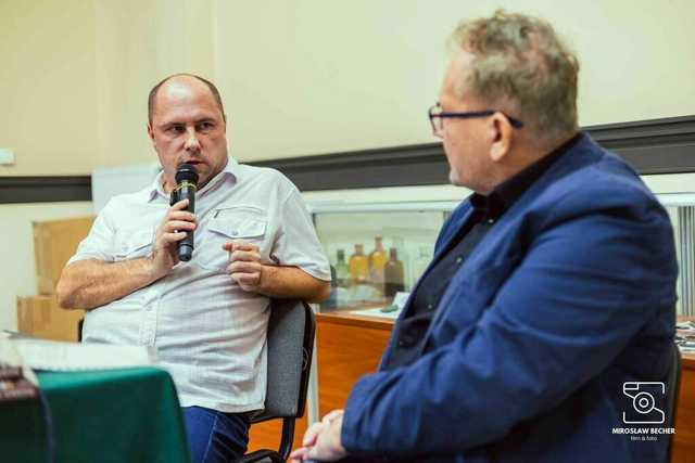 [FOTO] Bogdan Mucha przybliżył historię gminy podczas prelekcji w Żarowskiej Izbie Historycznej