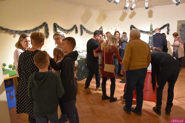 [FOTO] Zobaczcie szopki bożonarodzeniowe wykonane przez mieszkańców! Uczestnicy zostali nagrodzeni podczas wernisażu wystawy w Muzeum Kupiectwa
