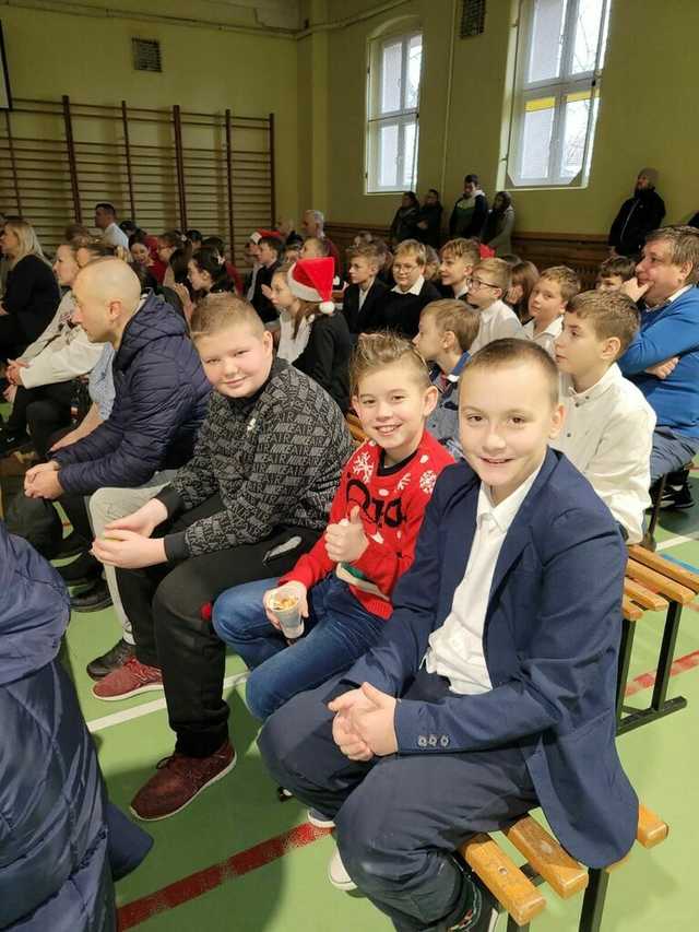 [FOTO] Jasełka i świąteczne przedstawienia w świebodzickich szkołach