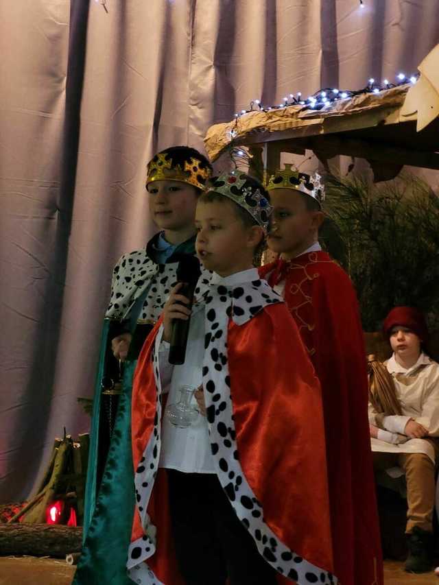 [FOTO] Jasełka i świąteczne przedstawienia w świebodzickich szkołach
