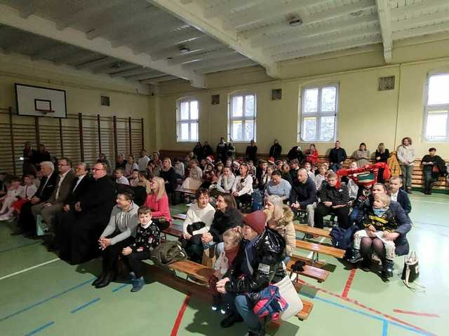 [FOTO] Jasełka i świąteczne przedstawienia w świebodzickich szkołach