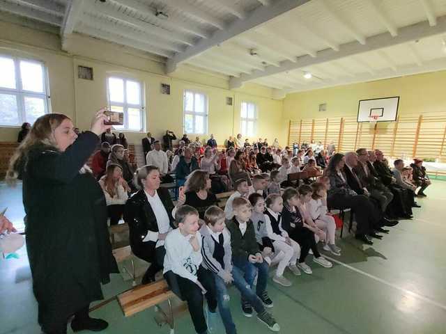 [FOTO] Jasełka i świąteczne przedstawienia w świebodzickich szkołach