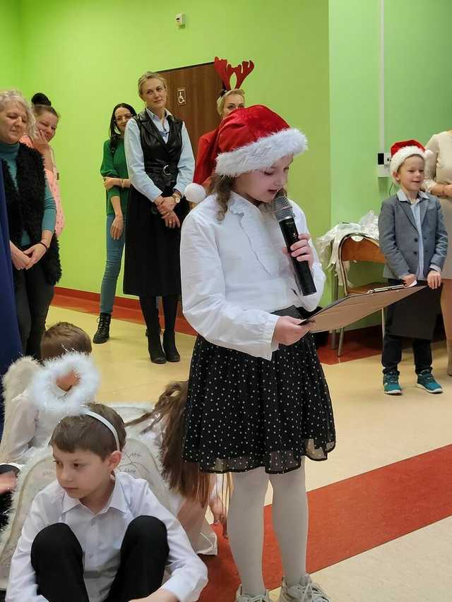 [FOTO] Jasełka i świąteczne przedstawienia w świebodzickich szkołach