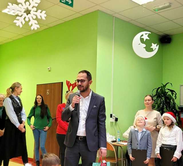 [FOTO] Jasełka i świąteczne przedstawienia w świebodzickich szkołach