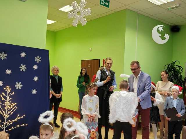 [FOTO] Jasełka i świąteczne przedstawienia w świebodzickich szkołach