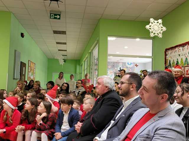 [FOTO] Jasełka i świąteczne przedstawienia w świebodzickich szkołach