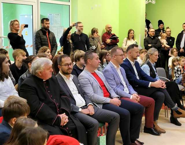 [FOTO] Jasełka i świąteczne przedstawienia w świebodzickich szkołach