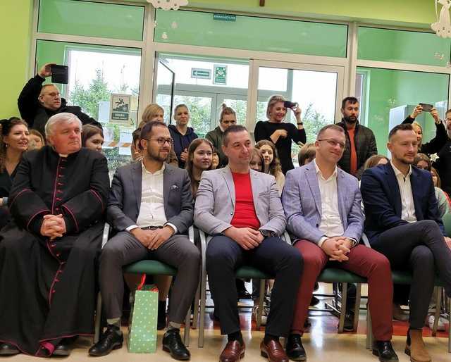 [FOTO] Jasełka i świąteczne przedstawienia w świebodzickich szkołach