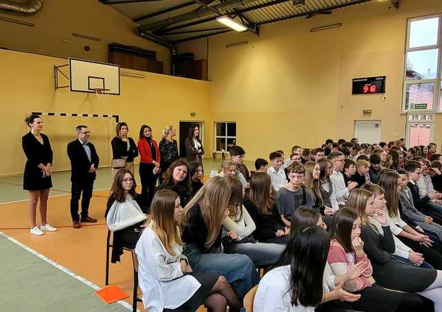 [FOTO] Jasełka i świąteczne przedstawienia w świebodzickich szkołach