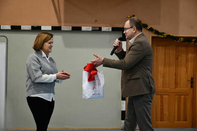 [FOTO] Jasełka i świąteczne przedstawienia w świebodzickich szkołach