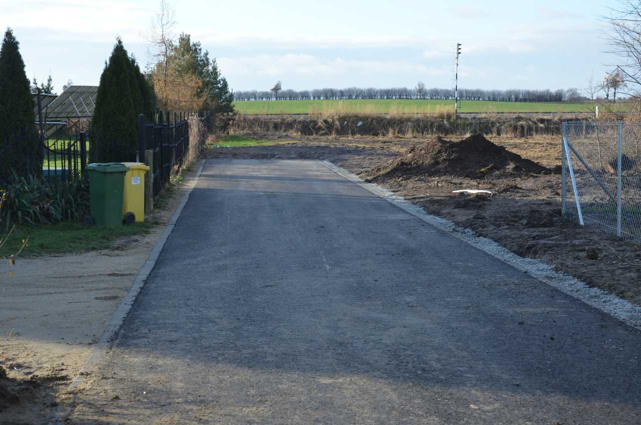 [FOTO] Zakończono przebudowę drogi dojazdowej w Stanowicach