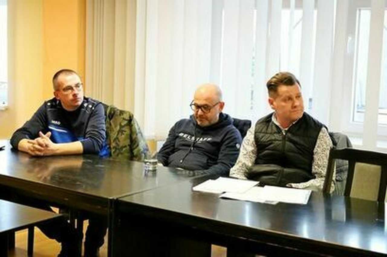 [FOTO] KS Zjednoczeni Żarów nadal bez nowego zarządu. Podsumowanie spotkania Komisji ds. Sportu i Kultury