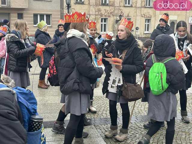 [FOTO, VIDEO] Trzej królowie z osiołkami zawitali do Świdnicy