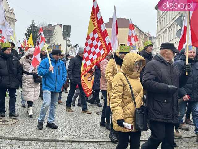 [FOTO, VIDEO] Trzej królowie z osiołkami zawitali do Świdnicy