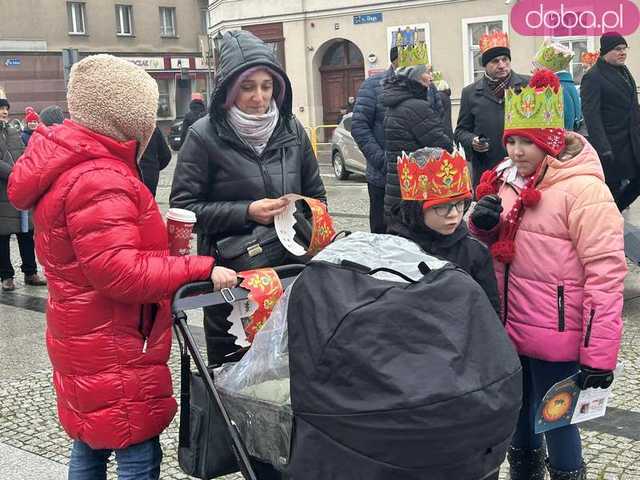 [FOTO, VIDEO] Trzej królowie z osiołkami zawitali do Świdnicy