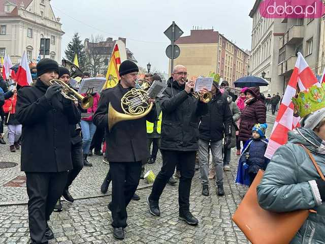 [FOTO, VIDEO] Trzej królowie z osiołkami zawitali do Świdnicy