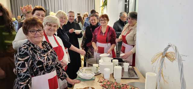 [FOTO] Orszak Trzech Króli przeszedł przez Jaroszów