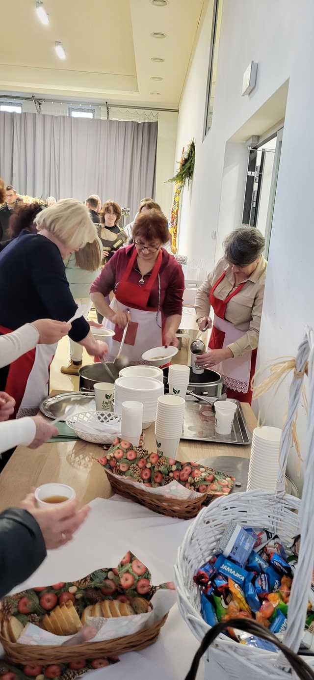 [FOTO] Orszak Trzech Króli przeszedł przez Jaroszów