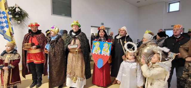 [FOTO] Orszak Trzech Króli przeszedł przez Jaroszów