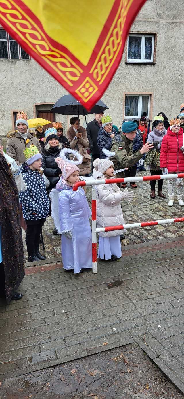 [FOTO] Orszak Trzech Króli przeszedł przez Jaroszów