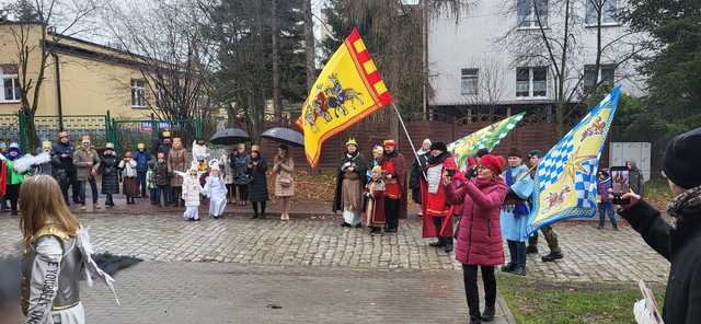 [FOTO] Orszak Trzech Króli przeszedł przez Jaroszów