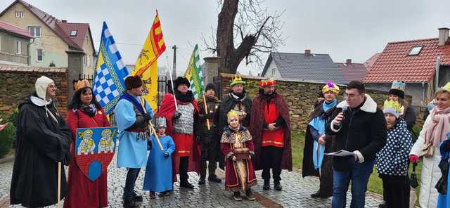 [FOTO] Orszak Trzech Króli przeszedł przez Jaroszów